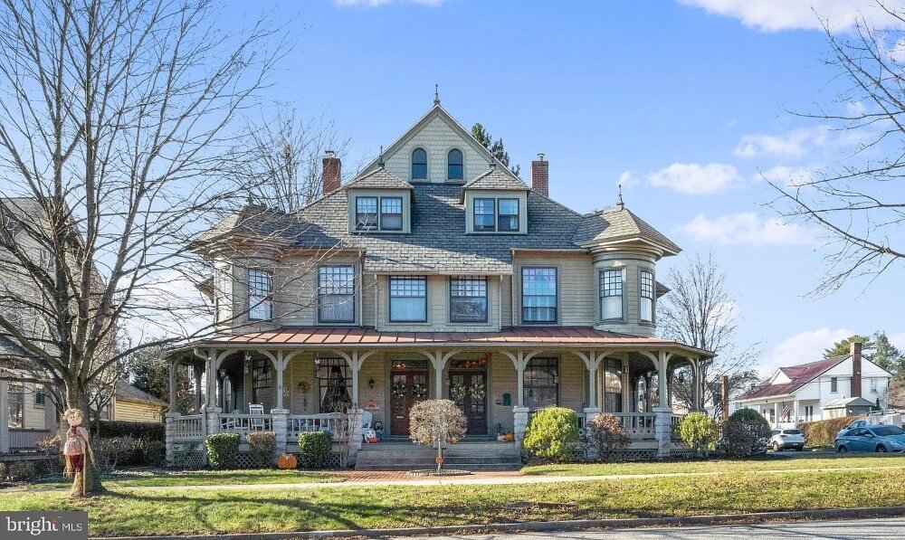 1892 Queen Anne house in Harrisburg, Pennsylvania - $429k | Old